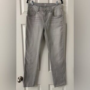 7 For All Mankind The Relaxed Skinny Mid-Rise Light Gray Jeans Size 28